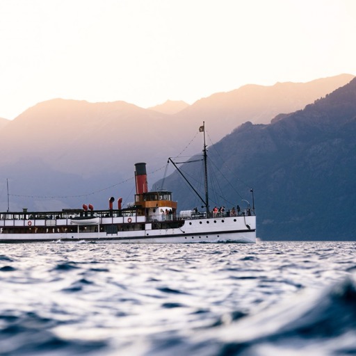 The historic TSS Earnslaw steamship sails along Lake Wakatipu 